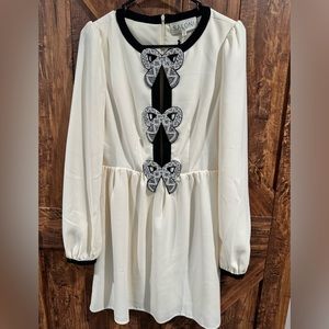 Saloni size 4 ivory and black gorgeous dress. NWT